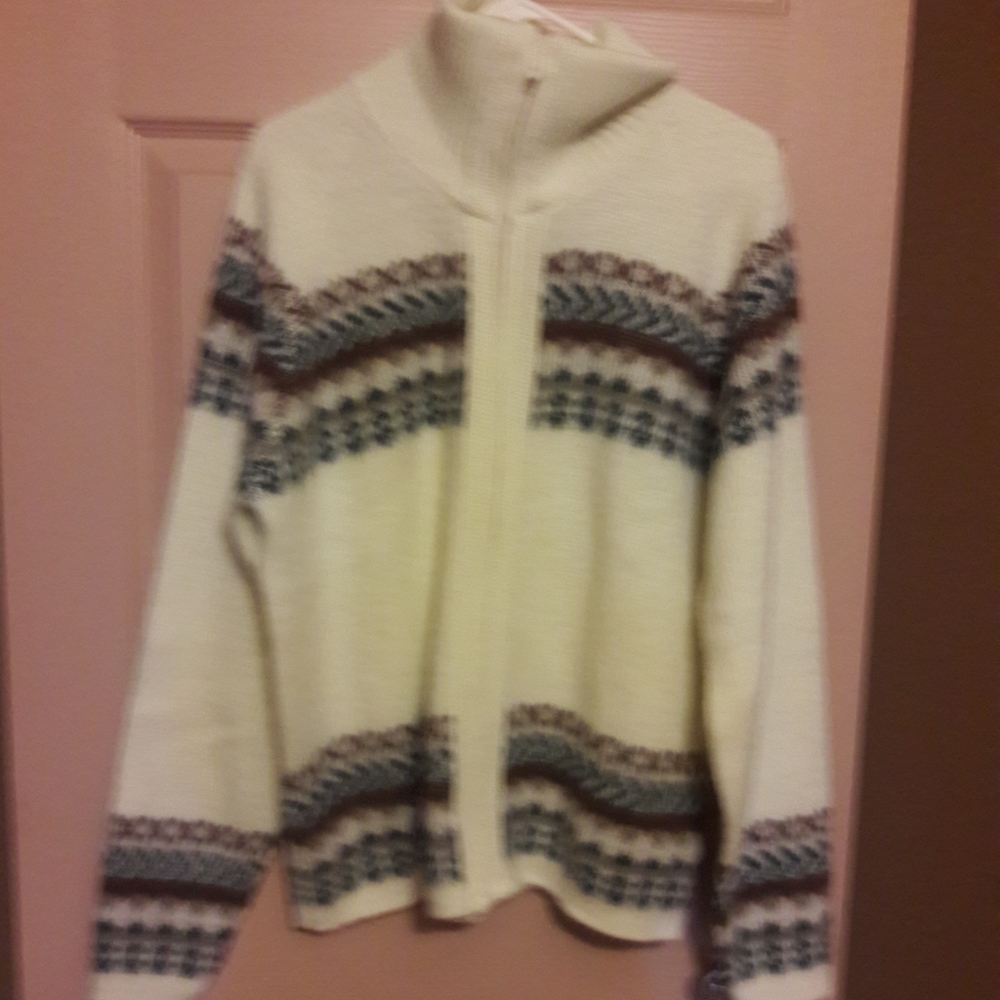 Sweater - Picture 2 of 4